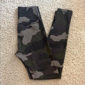 aerie camo leggings